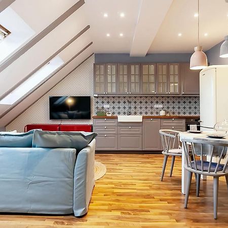 Attic Apartment On Waterfront / View / Netflix Prag Eksteriør billede