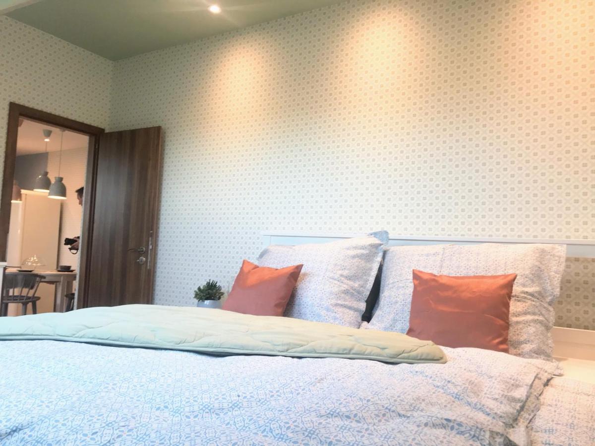 Attic Apartment On Waterfront / View / Netflix Prag Eksteriør billede