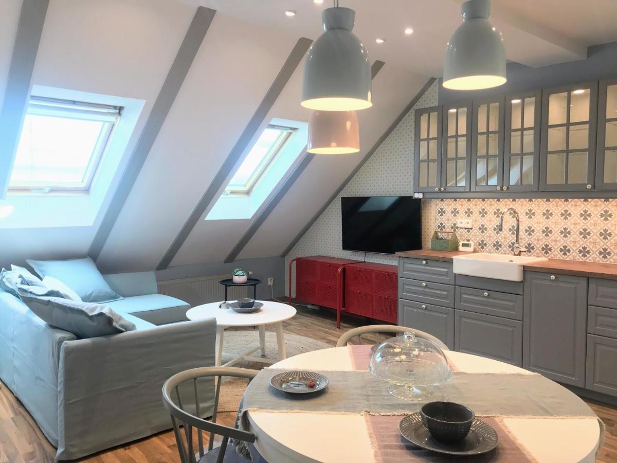 Attic Apartment On Waterfront / View / Netflix Prag Eksteriør billede